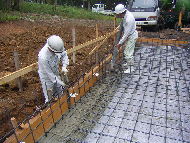 べた基礎コンクリート打設作業状況